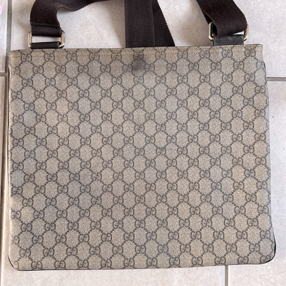 AUTHENTIC GUCCI GG SUPREME LARGE MESSENGER BAG BROWN COLOR - Picture 10 of 12